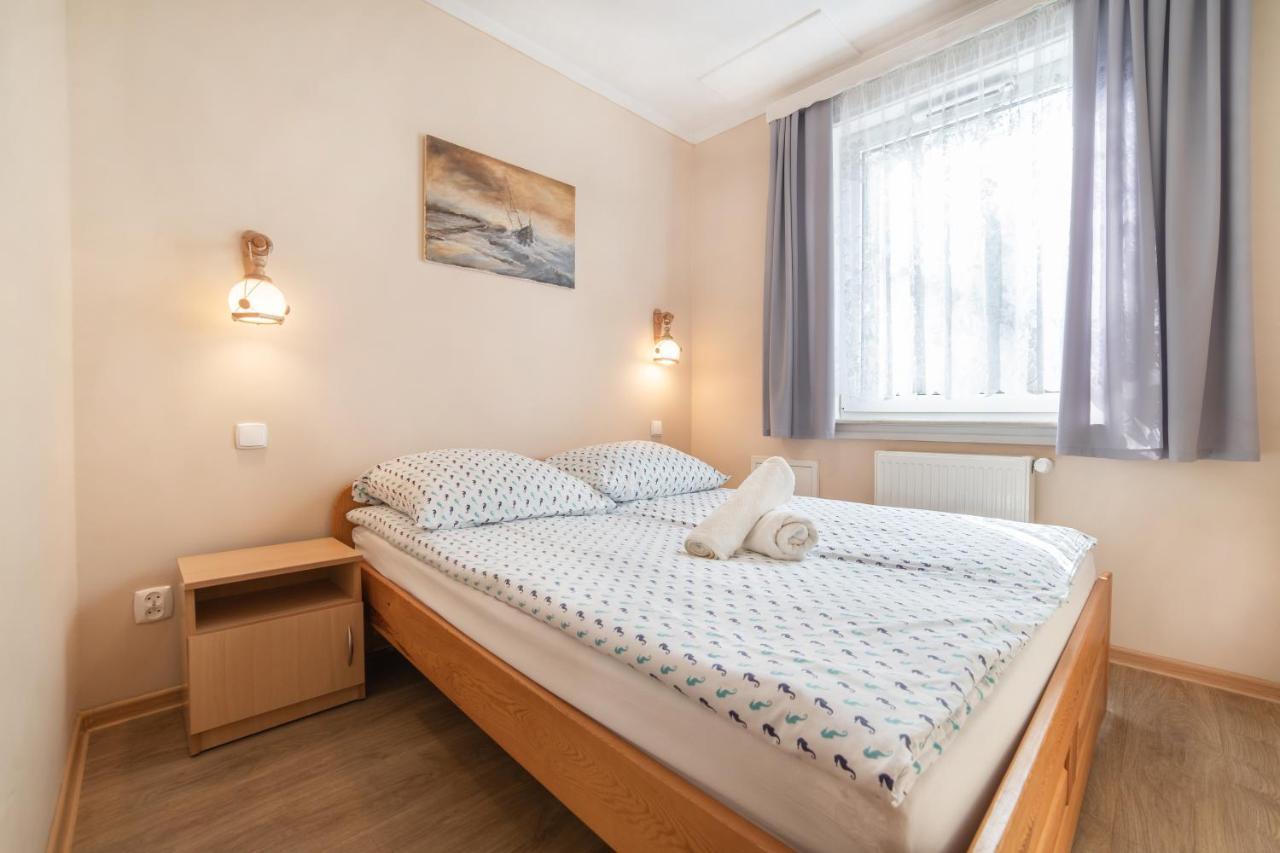 Pokoje Goscinne Konik Morski Debki Bagian luar foto