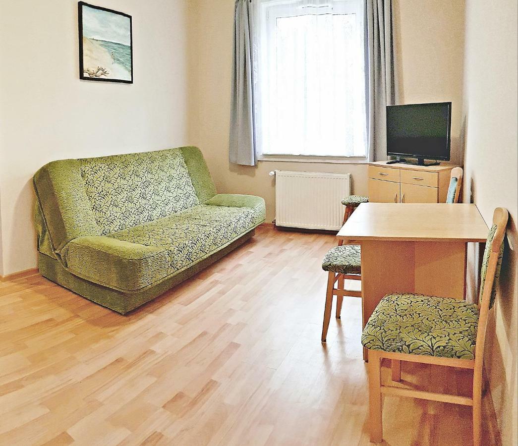 Pokoje Goscinne Konik Morski Debki Bagian luar foto